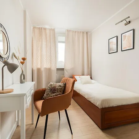 Prosta With Loggia Near Metro Onz Apartment